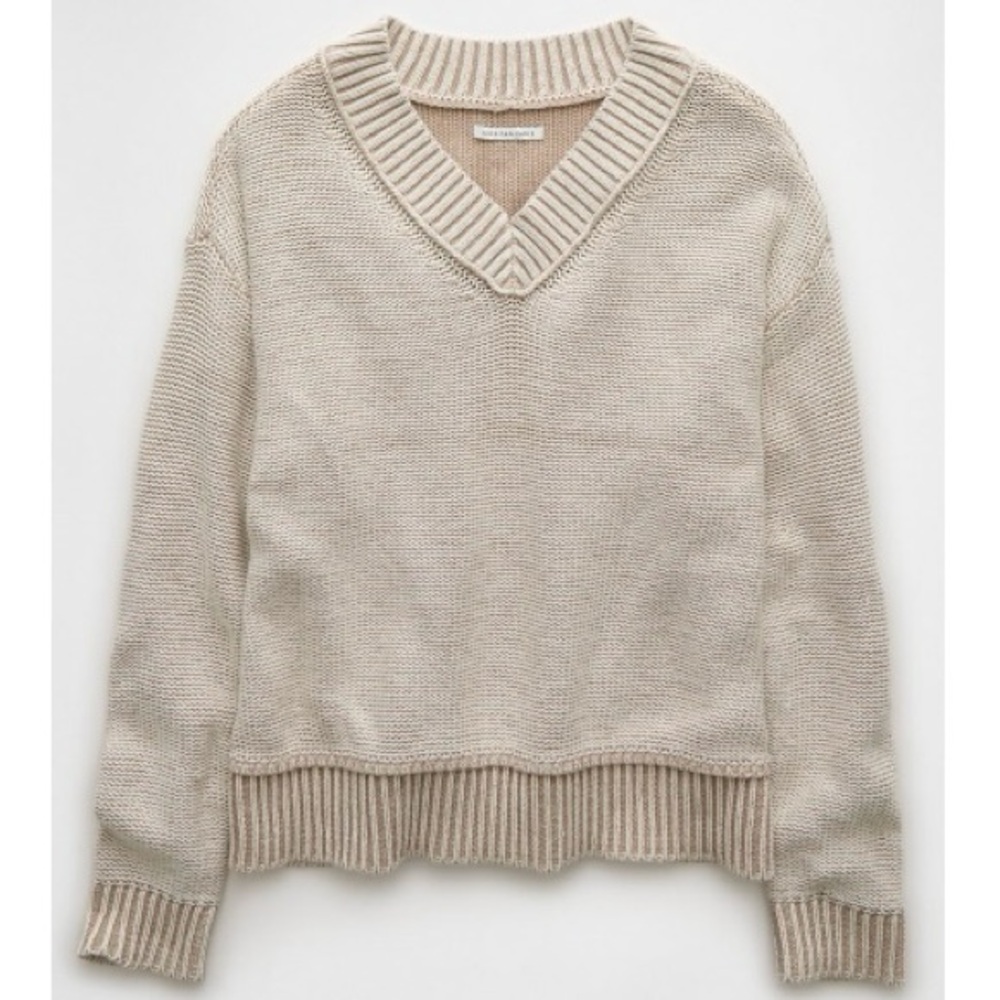 American Eagle Outfitters V-Neck Cream Sweater